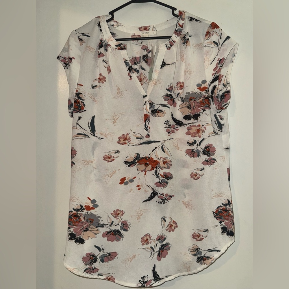 Chic Floral Women's Blouse - White and Pink